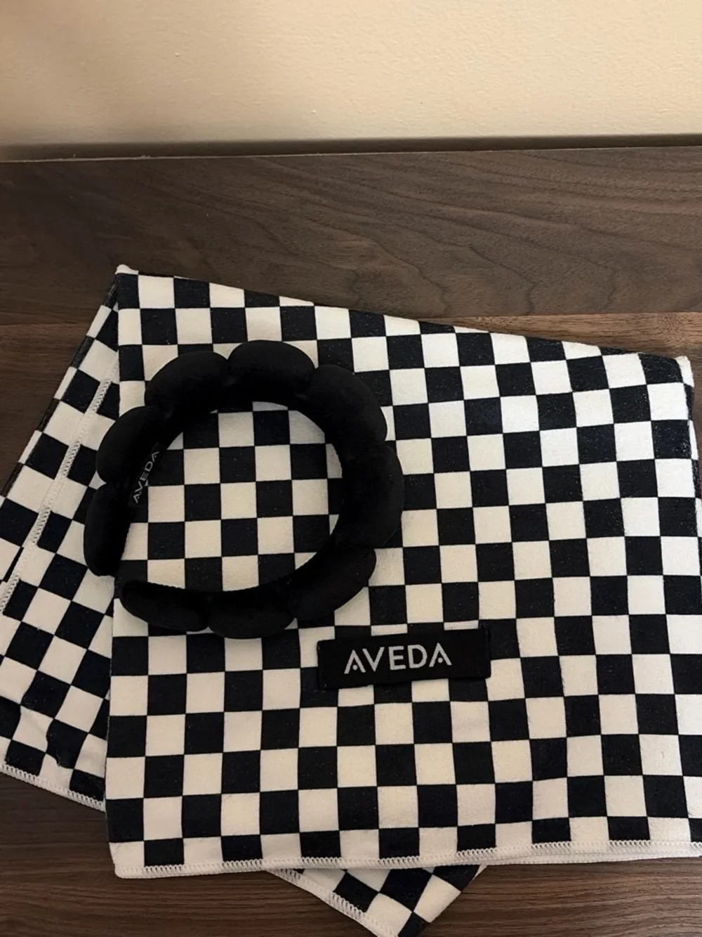 AVEDA Black Padded Bubble Headband